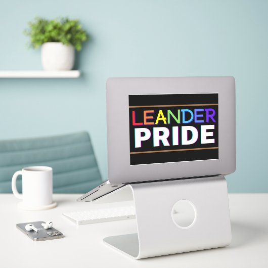 Leander PRIDE Vinyl Sticker (Laptop op bureau)