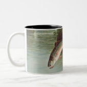 Leaping Brook Trout van Samuel Kilbourne (1874) Tweekleurige Koffiemok (Links)