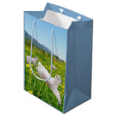 Leaping Lamb Pasen Medium Cadeauzakje (Voorkant Gekanteld)