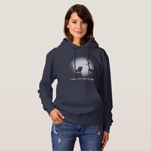 Learn to Fight Alone – Lion Under Moonlight Hoodie (Voorkant volledig)