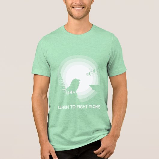 Learn to Fight Alone – Lion Under Moonlight Tri-Blend Shirt (Voorkant)