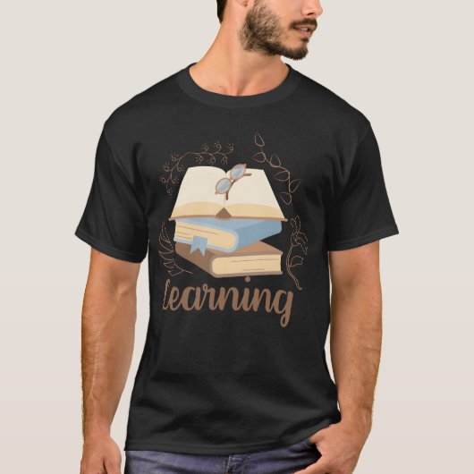 Learning tet with stack of books and eyeglasses vi t-shirt (Voorkant)