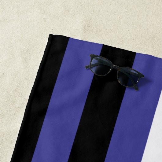 Leather Pride Flag Strandlaken (In situ)