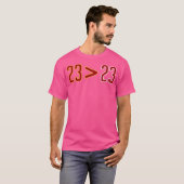 Lebron groter dan Jordan (zwart) T-shirt (Voorkant volledig)