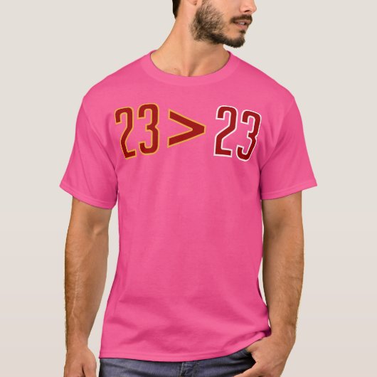 Lebron groter dan Jordan (zwart) T-shirt (Voorkant)