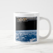 Ledemaat van de Aarde, of Horizon Grote Koffiekop (Rechts)