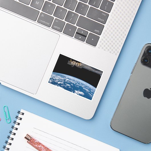 Ledemaat van de Aarde, of Horizon Sticker (Laptop met iPhone)