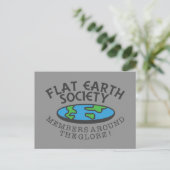 Leden van de Flat Earth Society rond de Wereldbol Briefkaart (Staand voorkant)