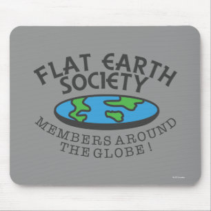 Leden van de Flat Earth Society rond de Wereldbol Muismat