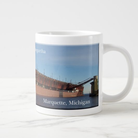 Lee A. Tregurtha Marquette jumbo mok (Rechts)