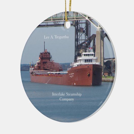 Lee A. Tregurtha-sierent Keramisch Ornament (Links)