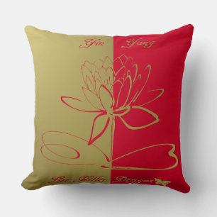 Lee Hiller Designs Logo Accenten Goud Rood Kussen