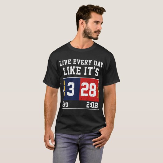 Leef elke dag alsof het 28-3 Football is T-shirt