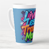 Leef Minder Reis Meer Neon Graffiti Reis Quote Latte Mok (Linkerhoek)
