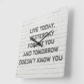 Leef vandaag nog, motivatie prijsopgave vierkante klok (Hoek)