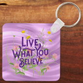Leef wat u gelooft citeert Paarse Lila Floral Sleutelhanger (Achterkant)