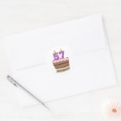 Leeftijd 57 op de Birthday Cake Ronde Sticker (Envelop)