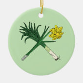 Leek en Daffodil Crossed Keramisch Ornament (Voorkant)