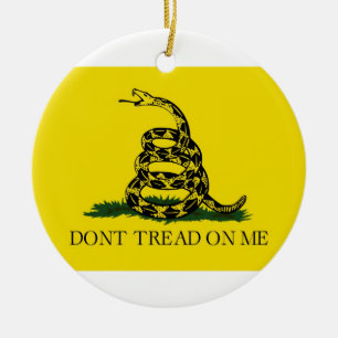 Leer niet over de revolutionaire oorlog in Gadsden Keramisch Ornament
