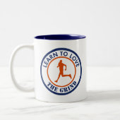 Leer van het kronkelen houden tweekleurige koffiemok (Links)