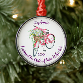 Leerde naar Ride Bike Keepslag en Jaar Metalen Ornament