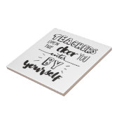 Leerkrachten openen de deur die u zelf binnengaat tegeltje (Zijkant)