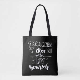 Leerkrachten openen de deur die u zelf binnengaat tote bag