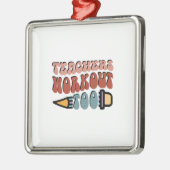 Leerkrachten werken ook metalen ornament (Links)