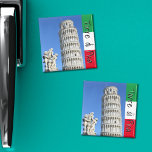 Leertoren van het beeld van Pisa en Putti Fountain Magneet<br><div class="desc">Deze fridge magneet cadeau de prachtige leuningtoren van Pisa (Toscane,  Italië) in Piazza dei Miracoli,  met het beeld van de fontein van Putti,  en de Italiaanse vlag rechts met de woorden "Torre di Pisa" in het zwart.</div>