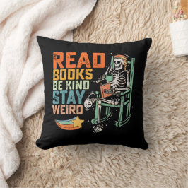 Lees boeken Be Kind Stay Weird Skelet Kussen