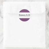 Lees de BijbelRomeinen 8:28 Ronde Sticker (Tas)