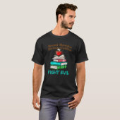 Lees de Drink van Boeken Koffiegevecht Evel Bookwo T-shirt (Voorkant volledig)