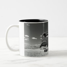 Lees de Small Print Rusty Old Car Coffee Mok