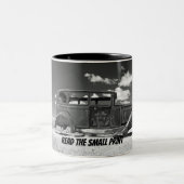 Lees de Small Print Rusty Old Car Coffee Mok (Center)