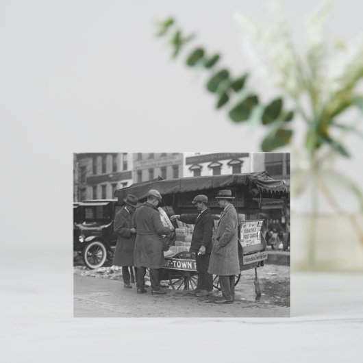 Lees het nieuws uit 1925 briefkaart (Staand voorkant)