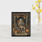 Lees in Vrede Skelet Halloween Lees verboden boeke Kaart (Gele Bloem)