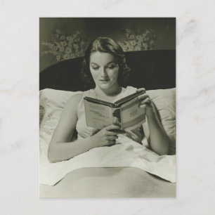 Leesboek vrouw briefkaart