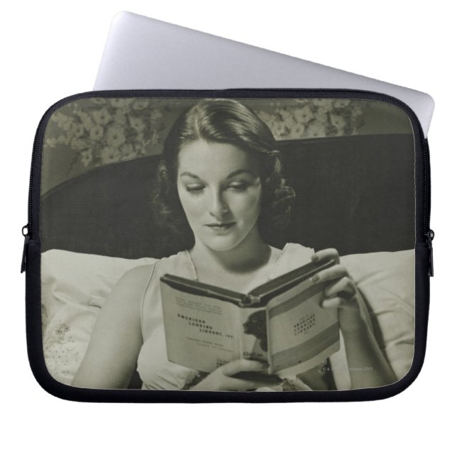 Leesboek vrouw laptop sleeve (Voorkant)