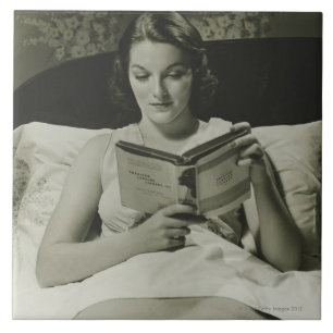 Leesboek vrouw tegeltje