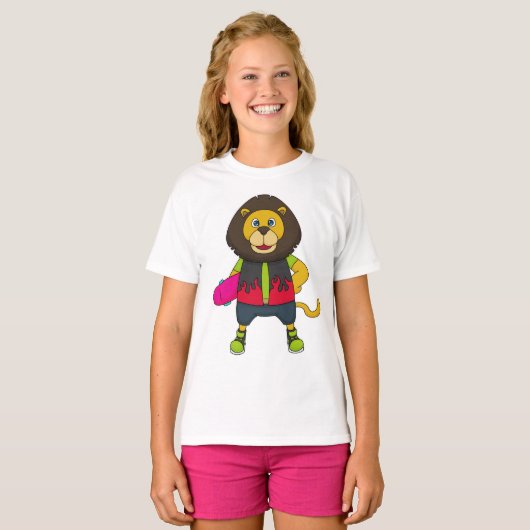 Leeuw als Skater met skateboard T-shirt (Voorkant volledig)