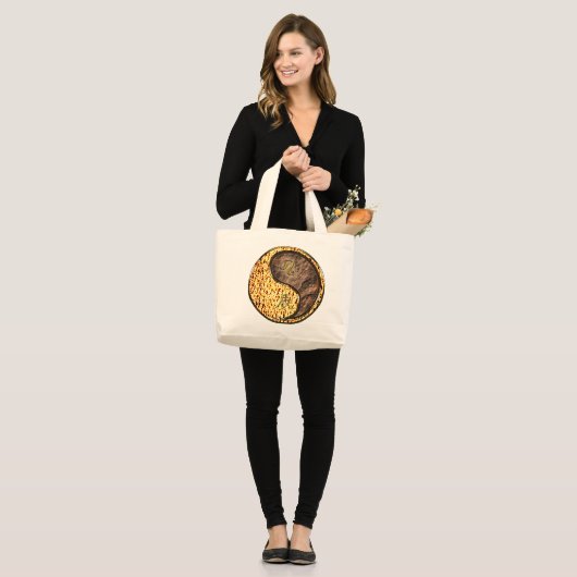 Leeuw en aarde draak grote tote bag (Voorkant (model))