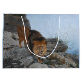 Leeuw in de bergen (door Richard Friese) Groot Cadeauzakje (Achterkant)