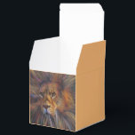 Leeuw in de galerijdoos met cadeaubon bedankdoosjes<br><div class="desc">Ik denk niet dat ik graag een leeuw zou tegenkomen tenzij ik zeker wist dat ik veilig was van zijn scherpe tanden en klauwen. Ik heb deze een beetje kleur gegeven.</div>