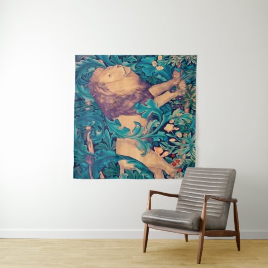 Leeuw in het bos, William Morris Tapestry Wandkleed (In situ)