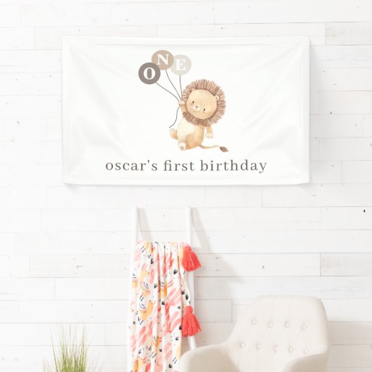 Leeuw met 3 bruine ballonnen 1e verjaardag spandoek (Insitu)
