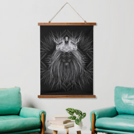 Leeuw met kroonmonogram hangend wandkleed