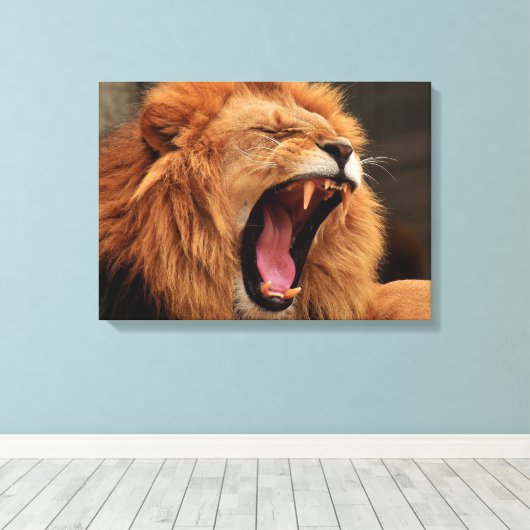 Leeuw met open mond canvas afdruk (Insitu (Houten vloer))