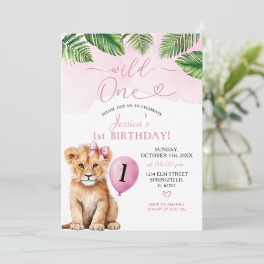 Leeuw met roze strik Safari Wild One Birthday Kaart (Staand voorkant)