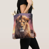 Leeuw op het strand tote bag (Dichtbij)