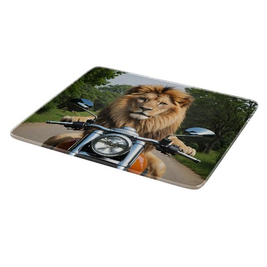 Leeuw op motor snijplank (Hoek)